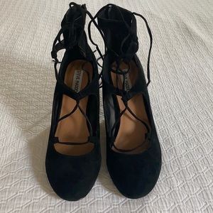 Steve Madden suede lace up heel size 10